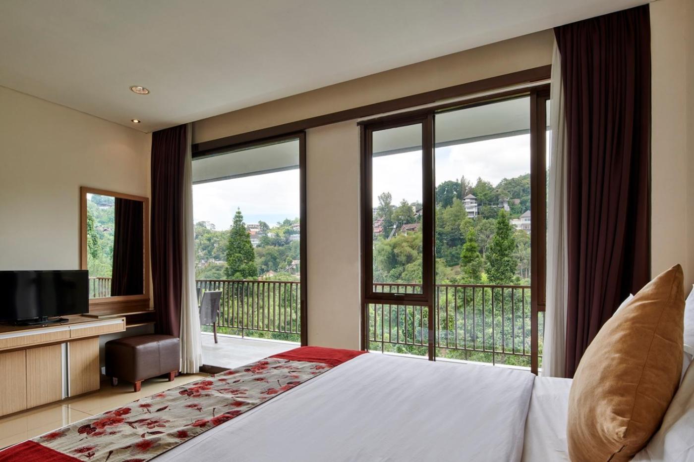 Tulip Hill View Villa 5 Bedrooms With A Private Swimming Pool Bandung Esterno foto